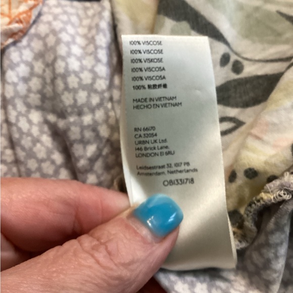 Anthropologie Maeve Alida Contrast Button Front Shirt - Picture 6 of 6